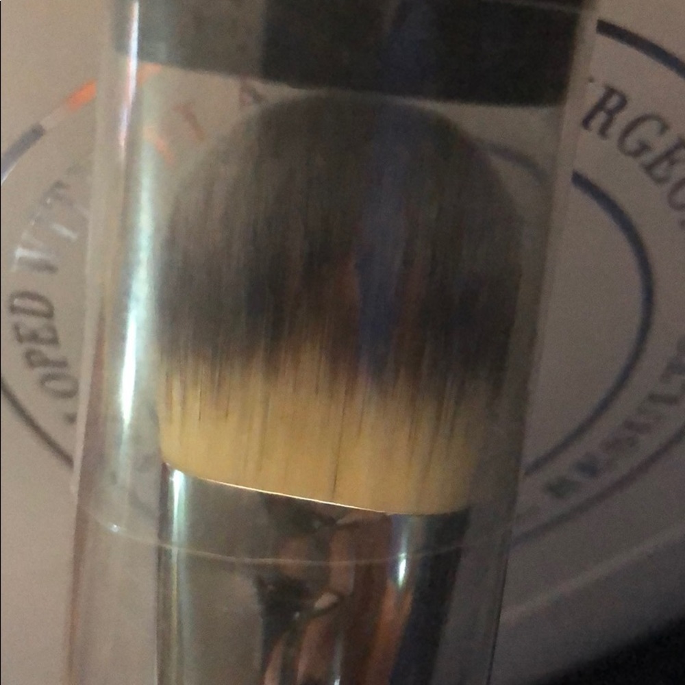 IT Cosmetics Flat Foundation Brush